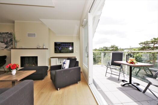 Wohnzimmer und Balkon