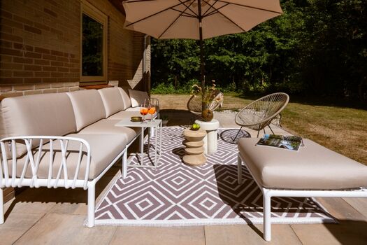 Mamooi - Lekker Loungen auf der Terrasse