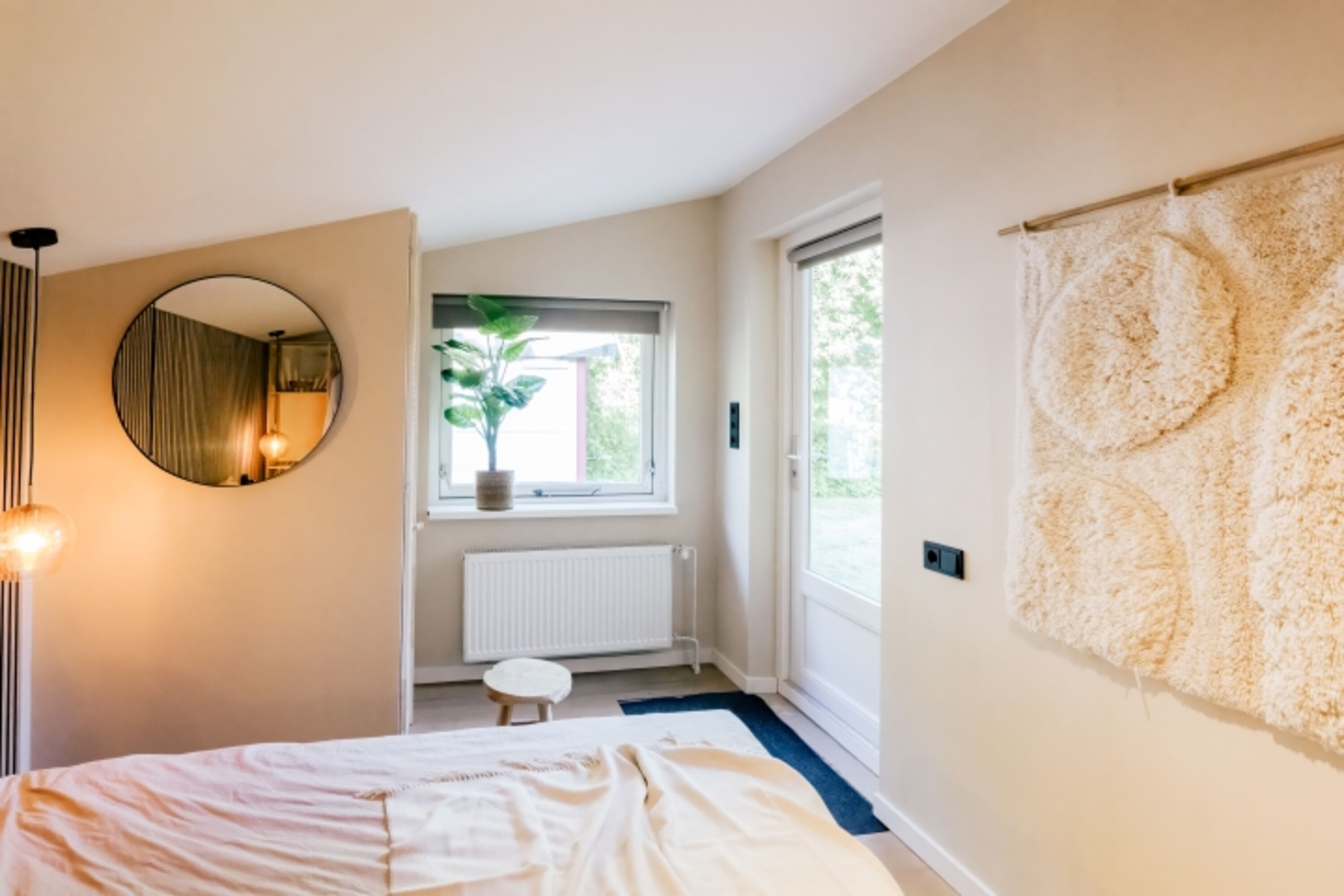 Mamooi - Schlafzimmer 1 mit direktem Zugang zum Garten