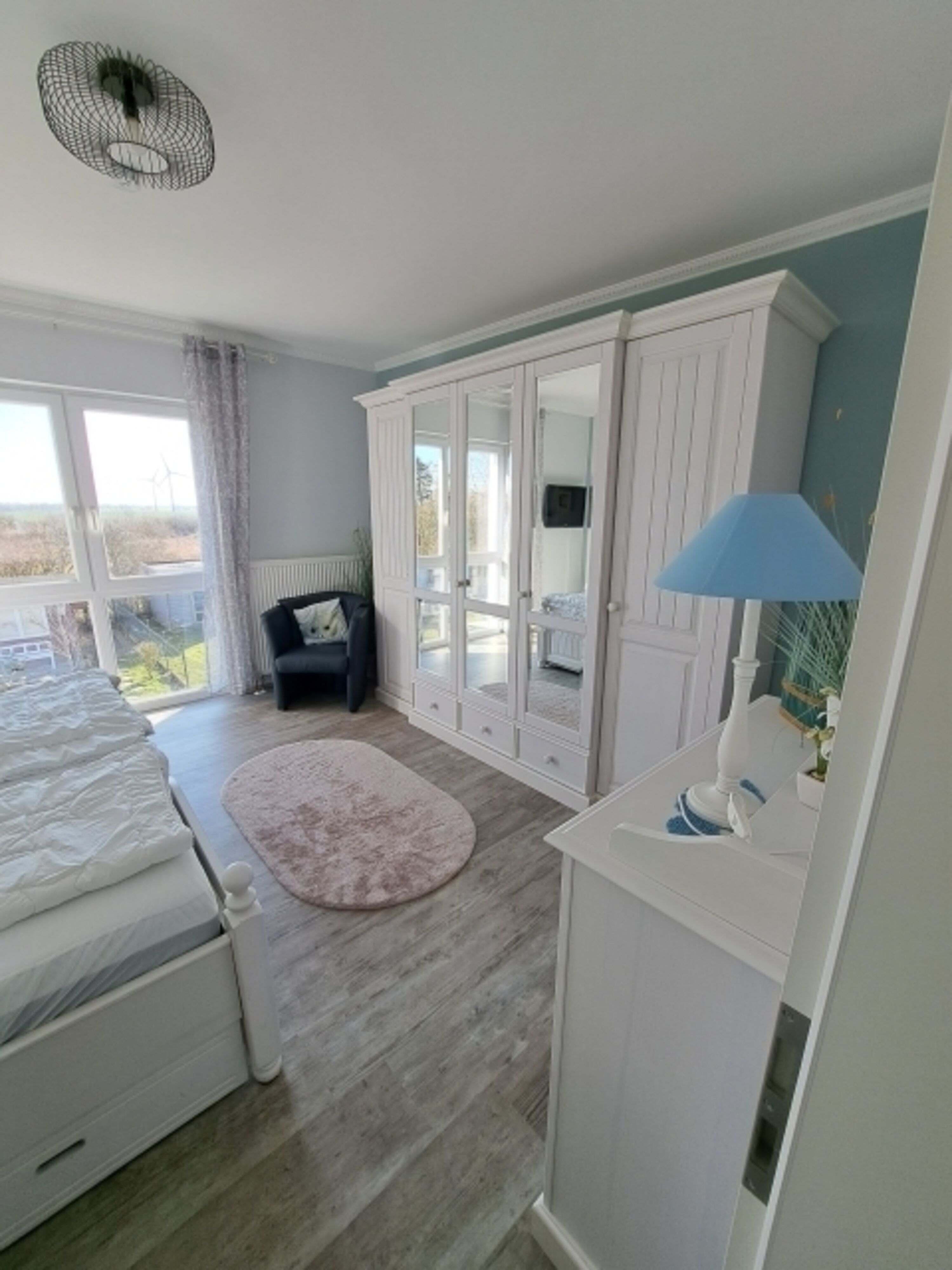 Schlafzimmer 1