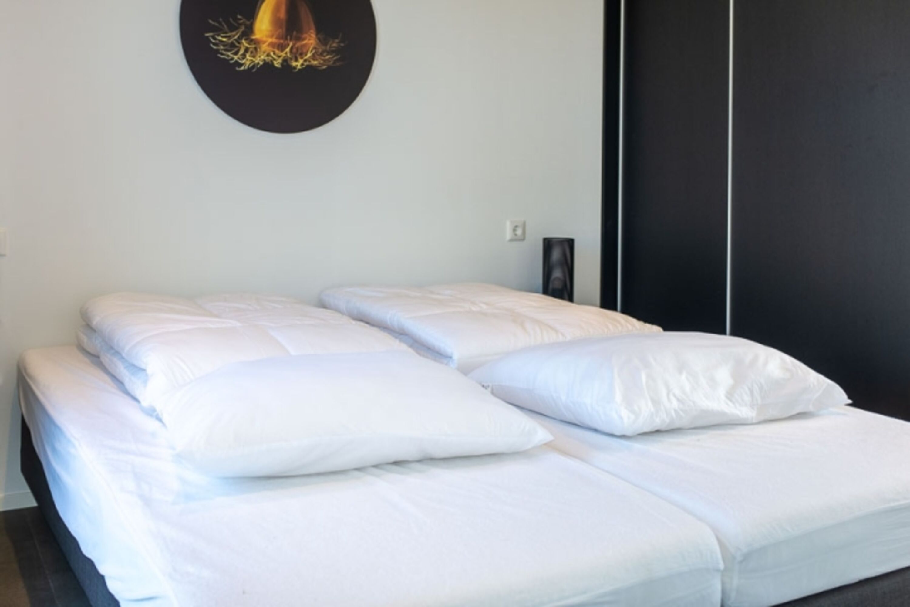 zwei vollwertige Schlafzimmer