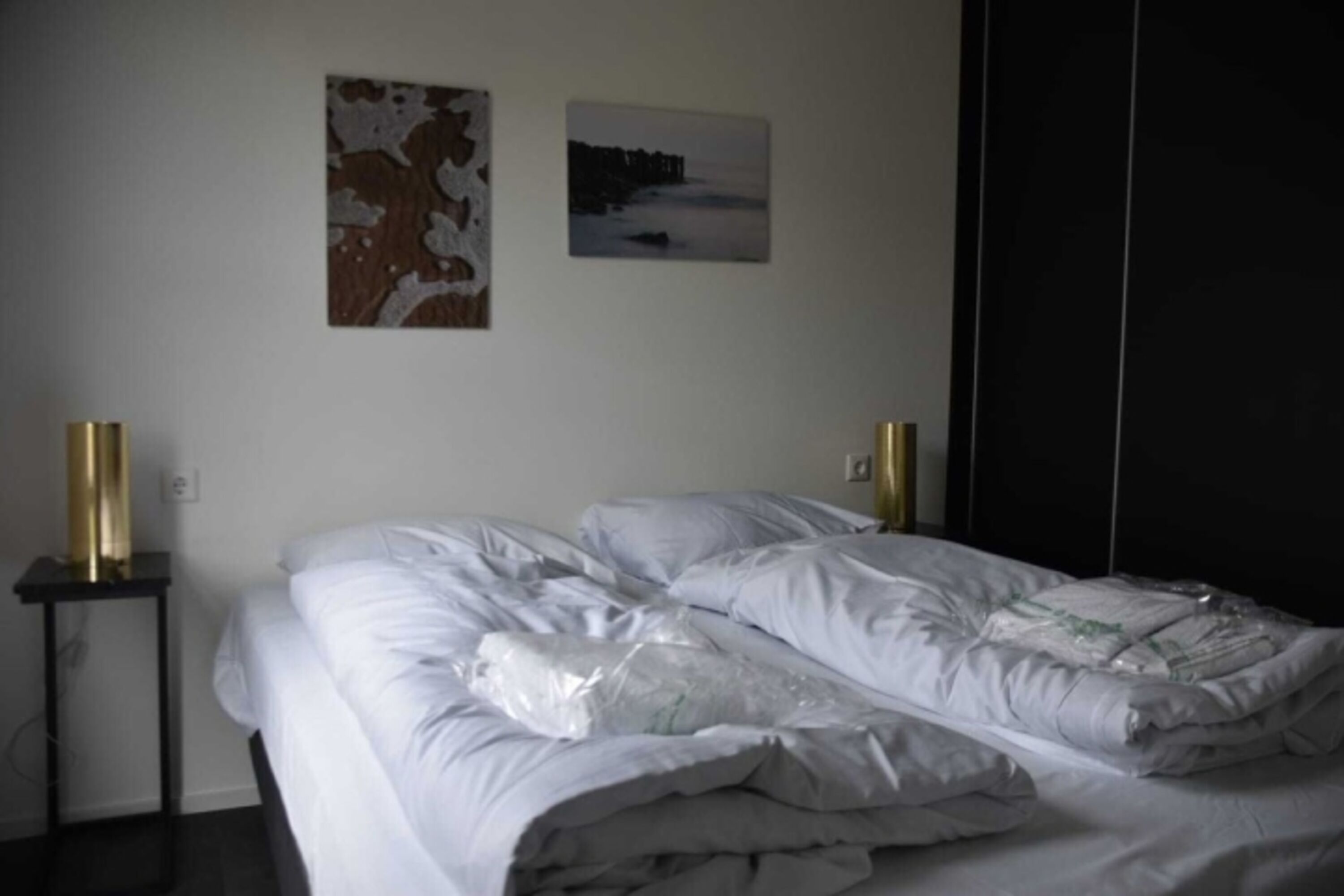zwei schicke Schlafzimmer