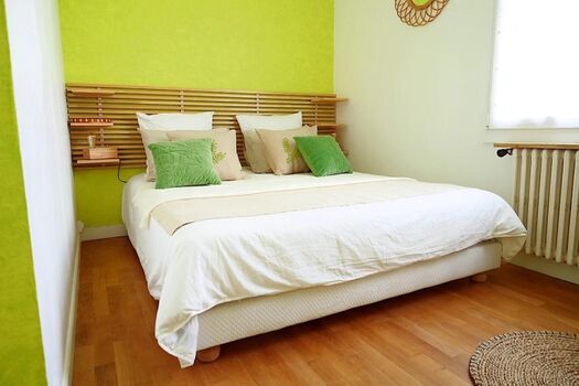 Das erste Schlafzimmer im EG, mit Doppelbett 160 x 200 cm