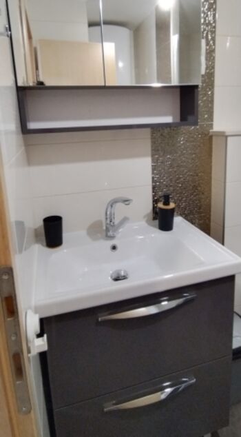 Das Bad  im Erdgeschoss