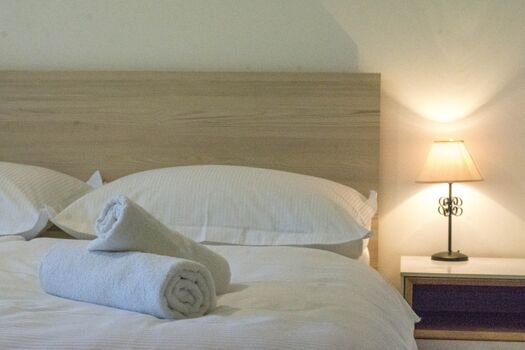 Das Bett und die Lampe