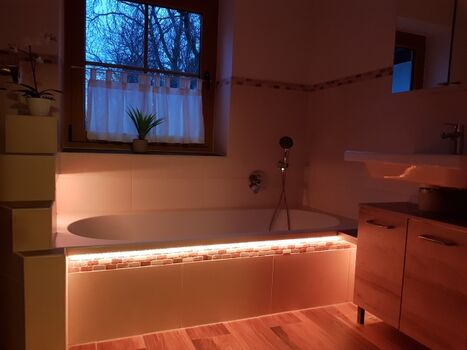 Wellnessbad mit LED Beleuchtung