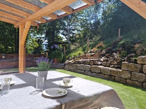 Wunderschöner Block in's Grüne