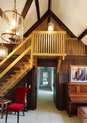 Blick von der Tenne in den Schlaftrakt im OG