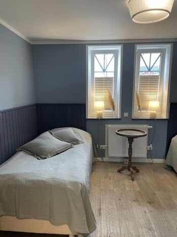 Schlafzimmer mit 2 Einzelbetten im EG