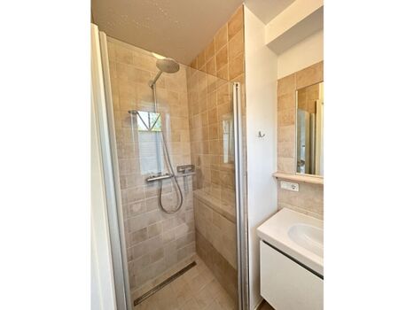 Bodentiefe Dusche im Bad EG