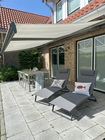 Sonnenschutz auf der großen Terrasse