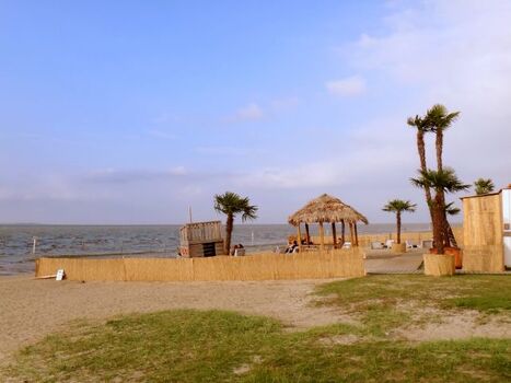 Das Sonnendeck-Bistro am Strand