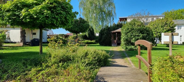 Grün ringsum in der Anlage, herrlich erholsam