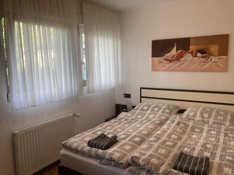 grosses Schlafzimmer 160er Bett