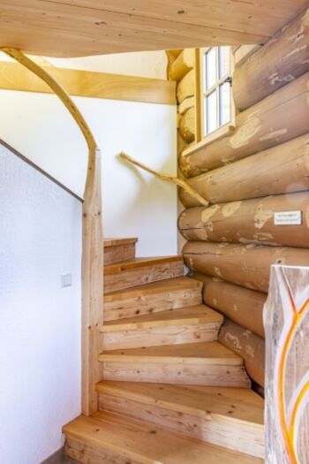 Treppe ins Obergeschoss