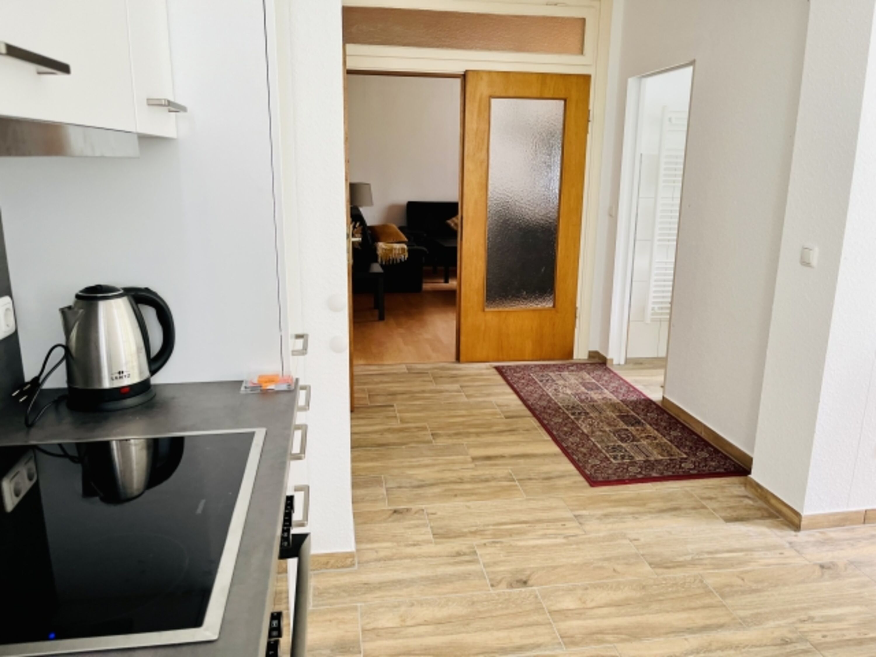 Flur / Küche zu Wohnzimmer 