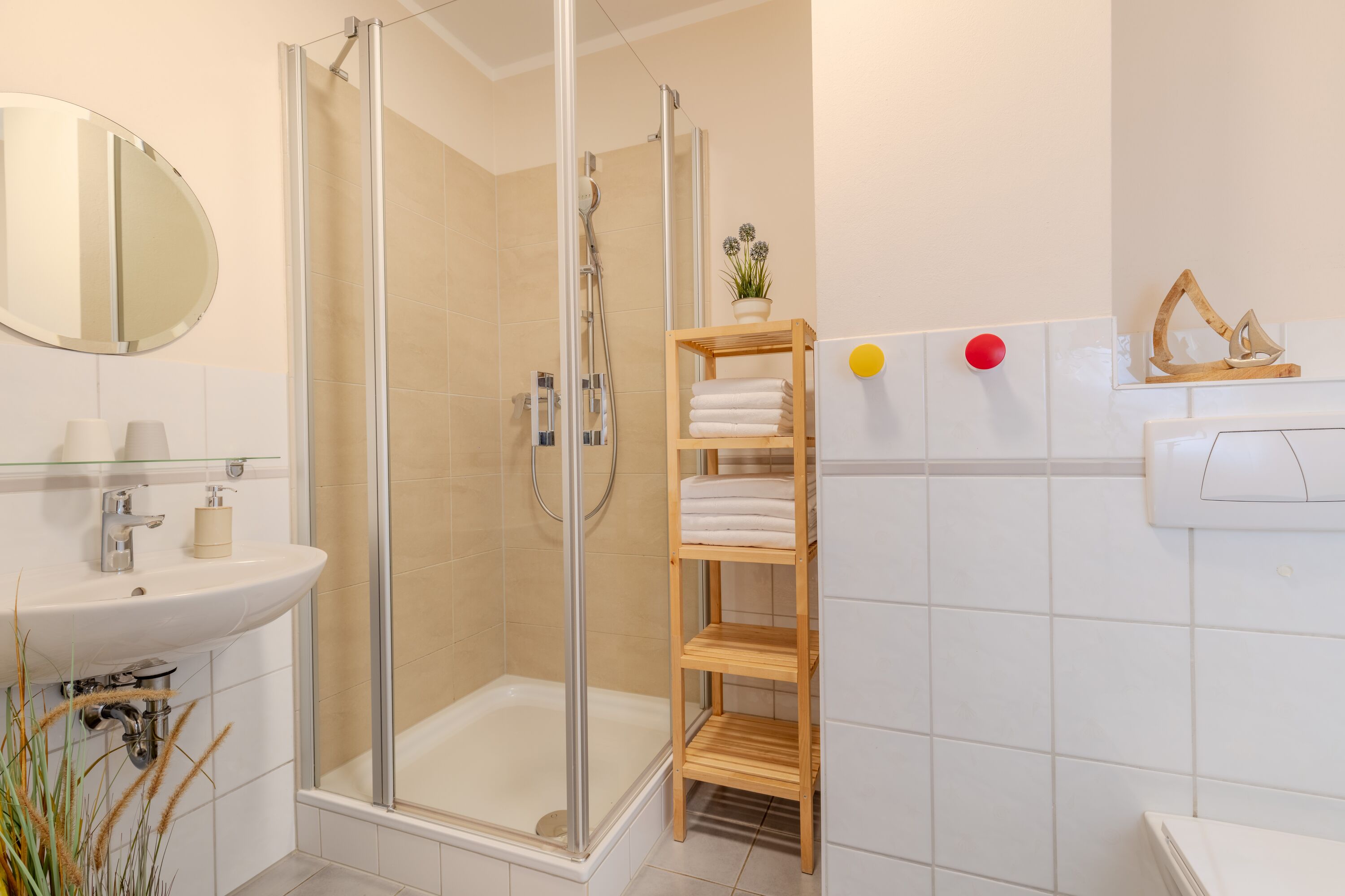 helles modernes Duschbad