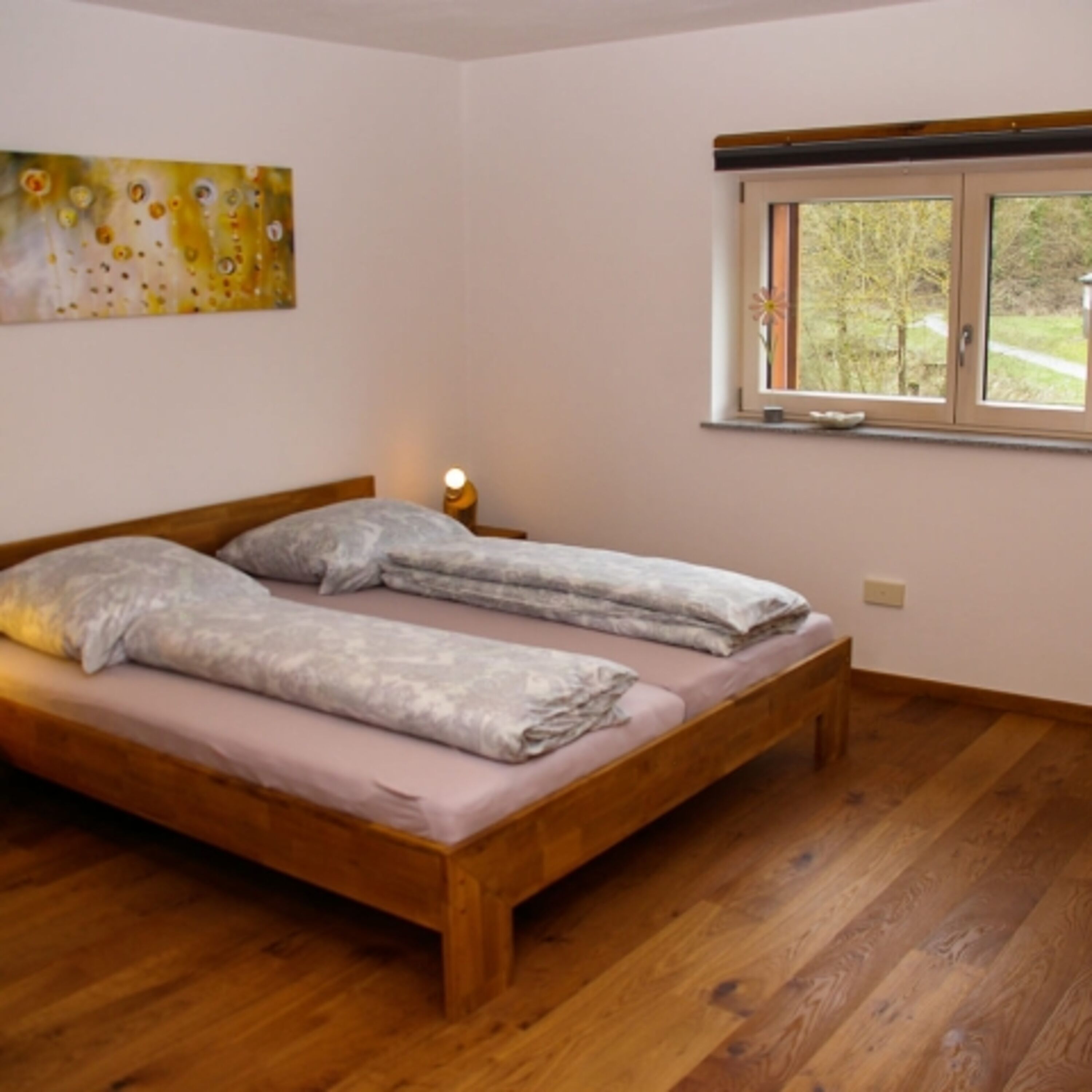 Doppelbett_Schlafzimmer_1