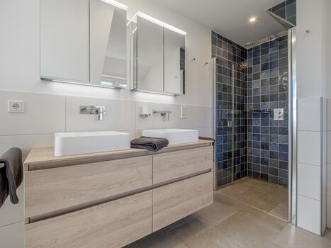 Bad en Suite der Schlafzimmer OG