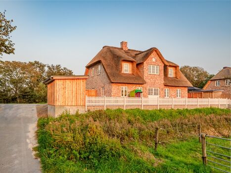 Hausansicht aus der Insel