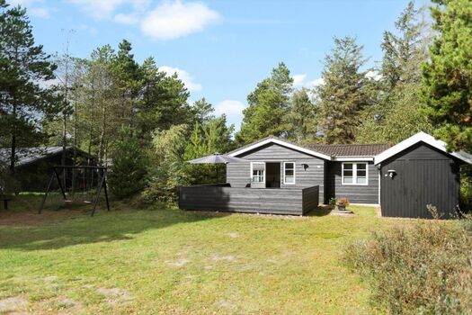 Eingang über geschlossene Terrasse
