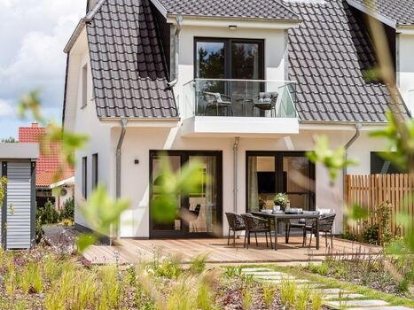 Haus aus der Gartenperspektive