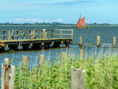 Traditionelles Zeesenboot auf dem Bodden
