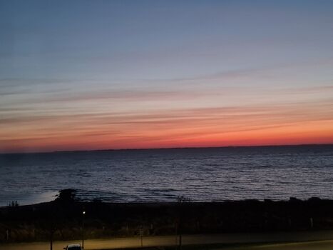 Ein wunderschöner Sonnenuntergang über der Ostsee