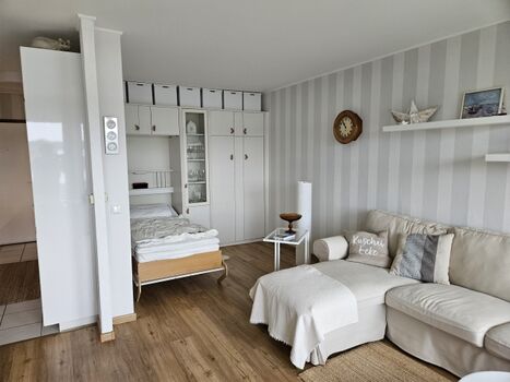 Der Schlafbereich mit komfortablen Einzelbetten - raumsparend hochklappbar