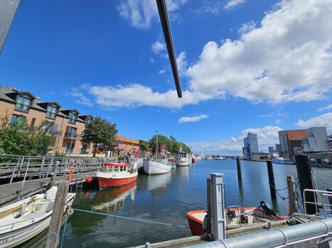 Der Hafen mit nostalgischen Schiffen