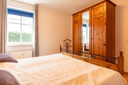 Schlafzimmer mit Doppelbett