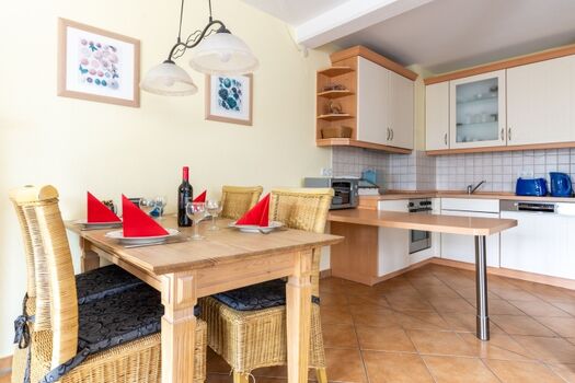 Essbereich mit Küchenzeile