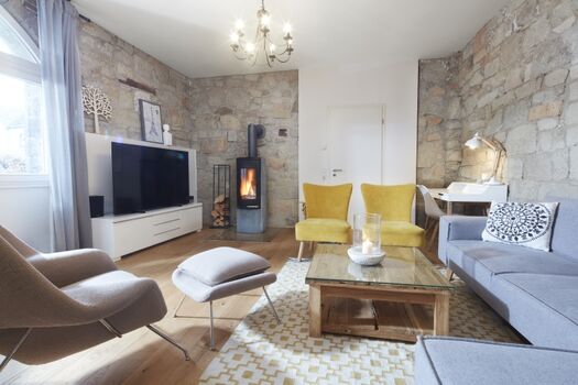 Wohnzimmer mit Kamin