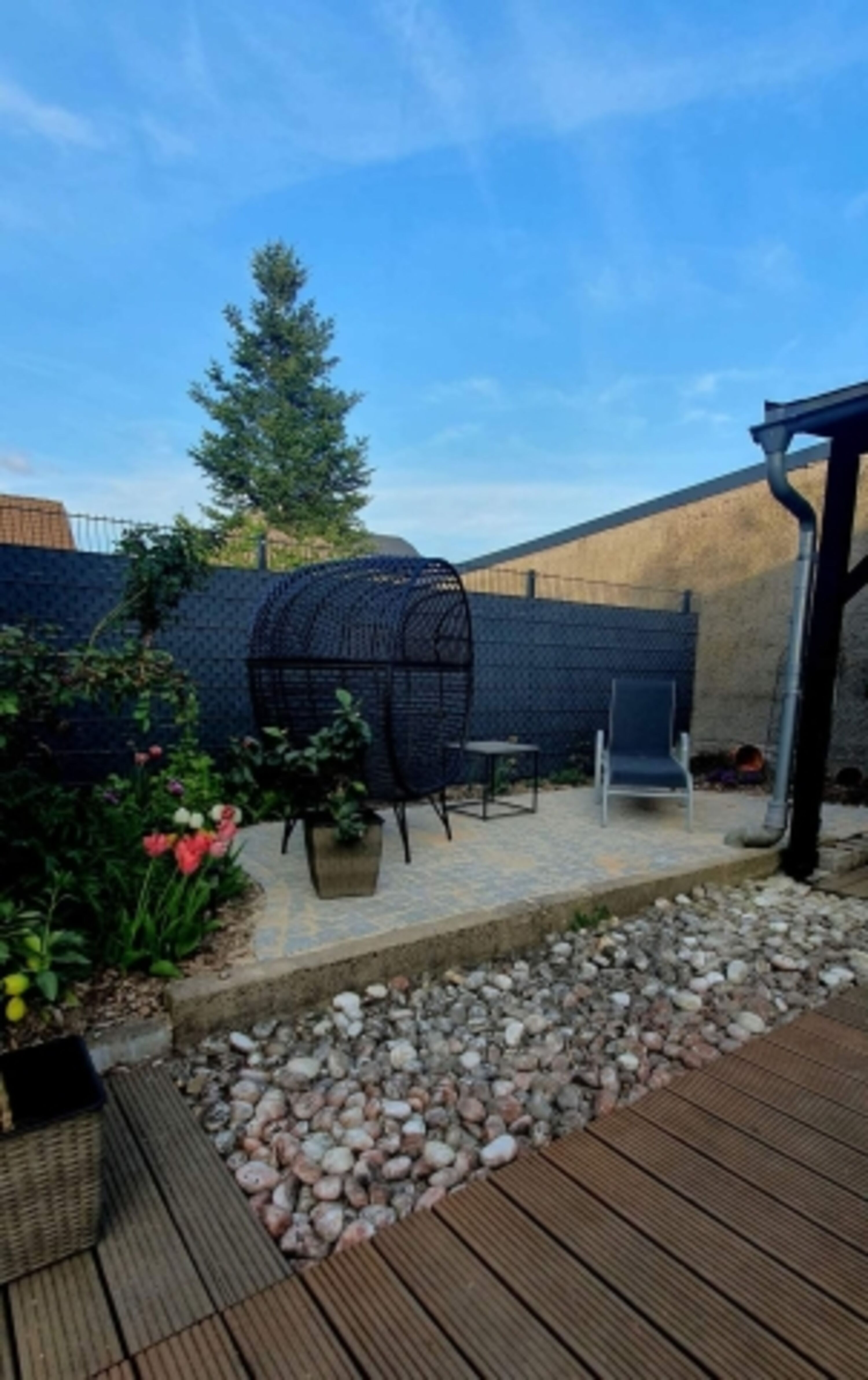 Terrasse mit vielen Relaxmöglichkeiten