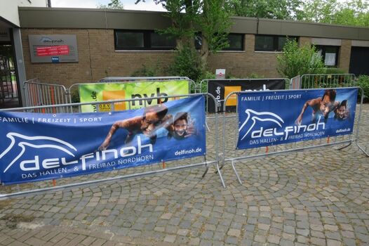 Delfinoh: Hallen- und Freibad