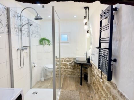 Bad im EG von La Benoiterie