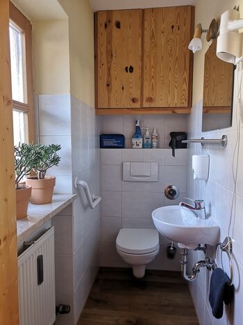Gästetoilette am Hauseingang