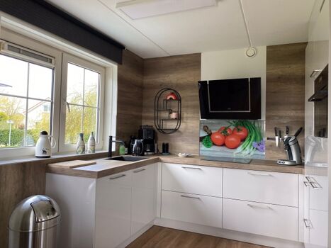 Luxuriöse Einbauküche mit Vollausstattung