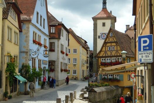 Rothenburg ob der Tauber ist nur wenige Kilometer entfernt