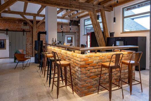 Die Theke und Kochinsel ist der perfekte Ort für Küchenschlachten mit Freunden