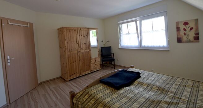 Schlafzimmer 2 (OG)