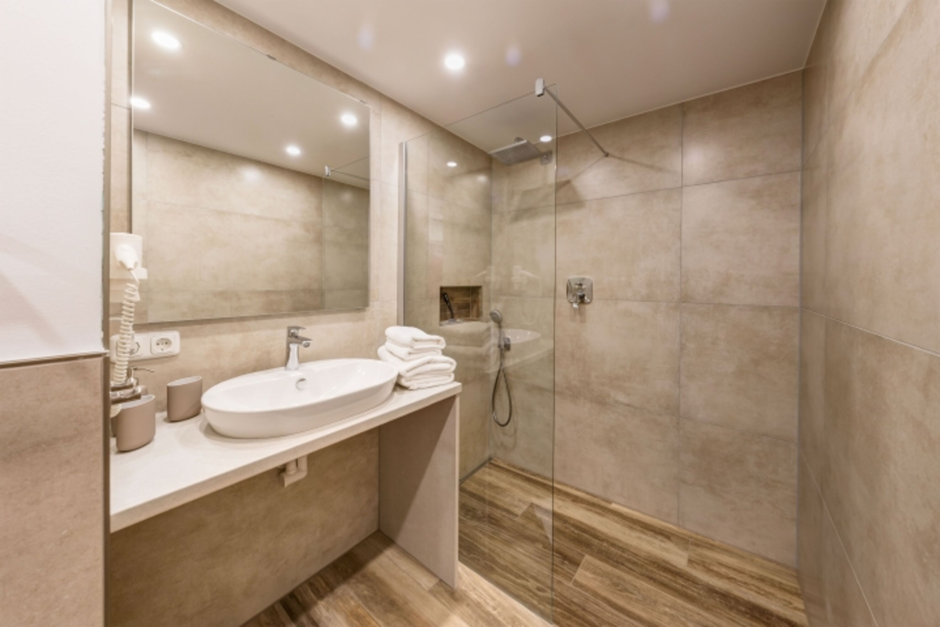 Bad mit Walk-in-Dusche