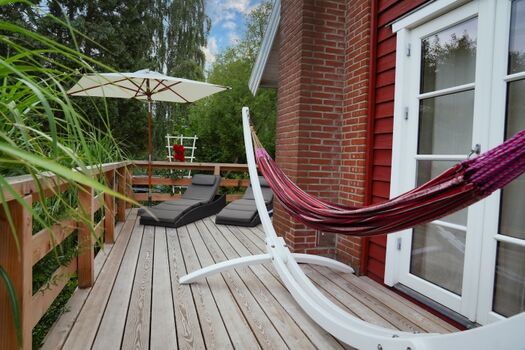 Terrassen Seite mit Hängematte