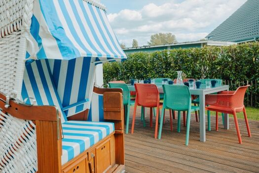 Terrasse mit Strandkorb