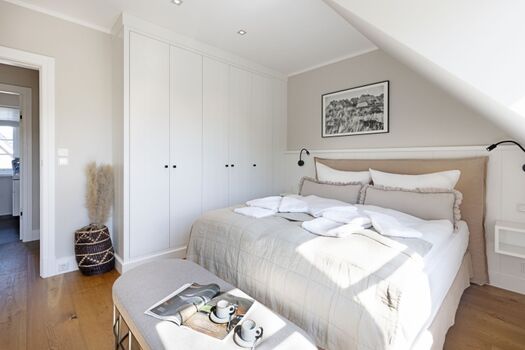 Schlafzimmer eins im ersten OG