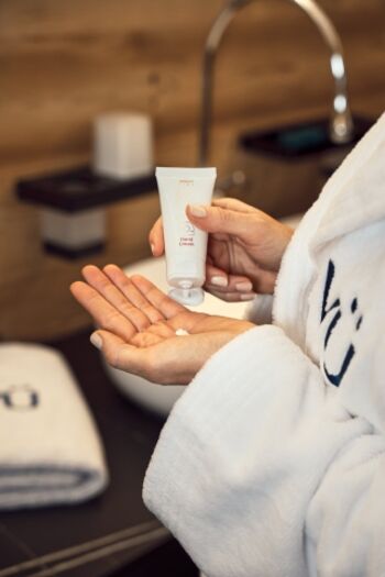 Badezimmer mit Pflegeprodukten