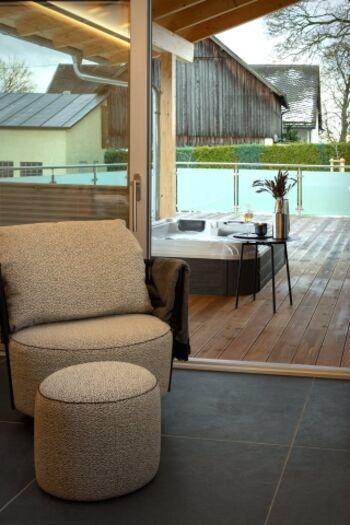 Ruheoase auf der Terrasse mit Whirlpool