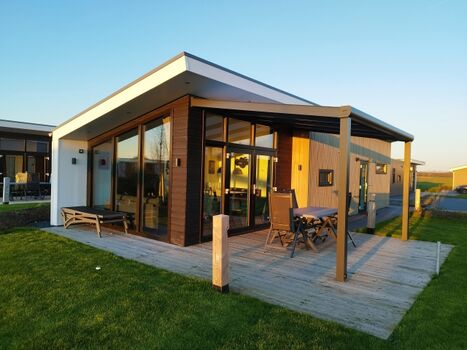 Ferienhaus in der Abenddämmerung