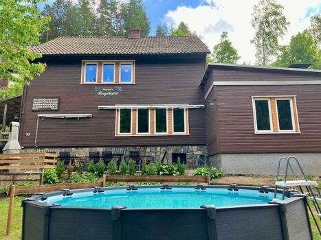 Aufstellpool Nutzung von Juni bis August