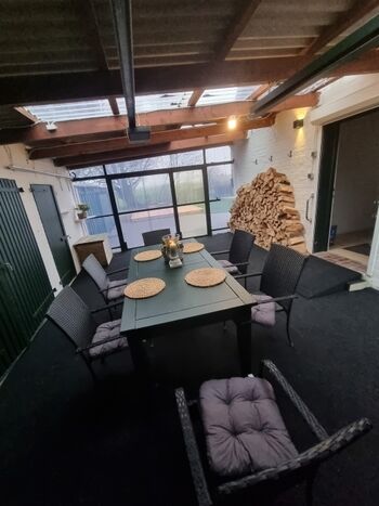 Überdachte Außenterasse